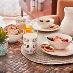Renovated Charming Apartment, By Timecooler * Лісабон