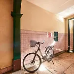 Renovated Charming Apartment, By Timecooler * Лісабон