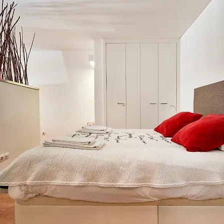 公寓 Renovated Charming Apartment, By Timecooler *