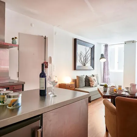 Apartament Renovated Charming Apartment, By Timecooler Lizbona