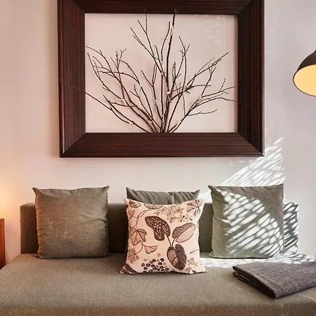 Renovated Charming Apartment, By Timecooler דירה *