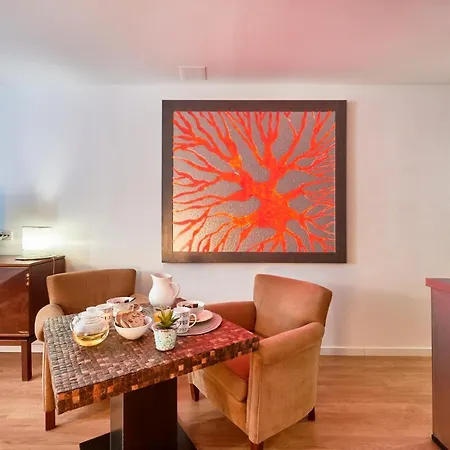 Renovated Charming Apartment, By Timecooler Apartmán *