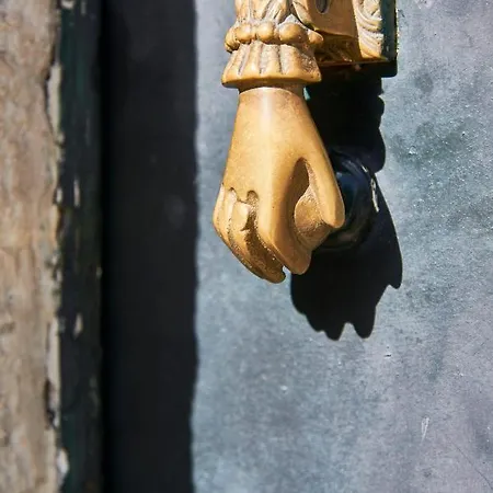 Renovated Charming Apartment, By Timecooler Apartman *